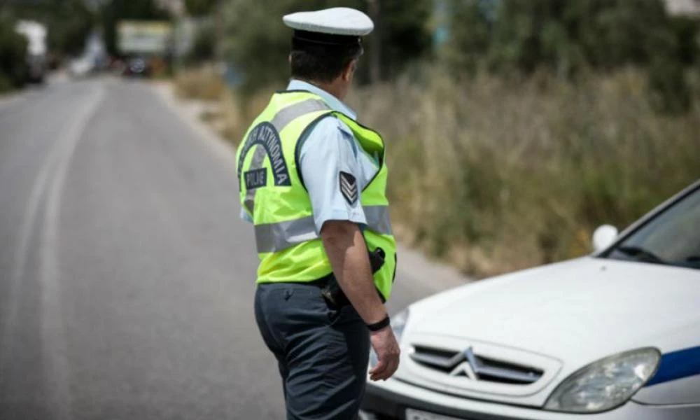 Πανεπιστημίου: Προβλήματα στην κυκλοφορία εξαιτίας τροχαίου ατυχήματος